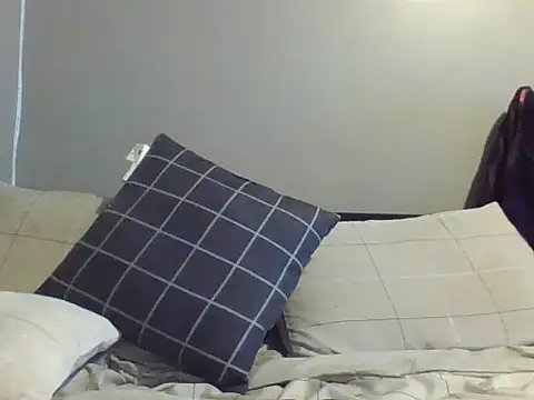 Snapshot of mikyng chatting on 12.17.25 mikyng online show from 12.17.25