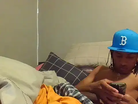 Snapshot of mikyng chatting on 12.18.25 mikyng online show from 12.18.25