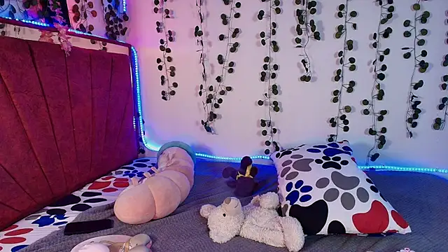 collins Daph online show from 09.27.25