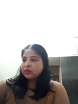 Snapshot of srimasrima chatting on 10.05.25 srimasrima online show from 10.05.25