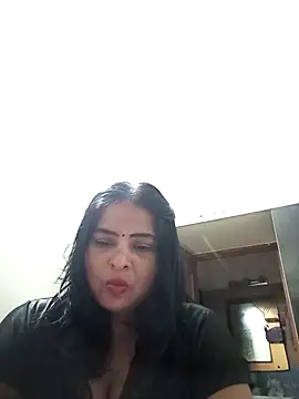 Snapshot of srimasrima chatting on 10.26.25 srimasrima online show from 10.26.25