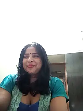 Snapshot of srimasrima chatting on 10.27.25 srimasrima online show from 10.27.25