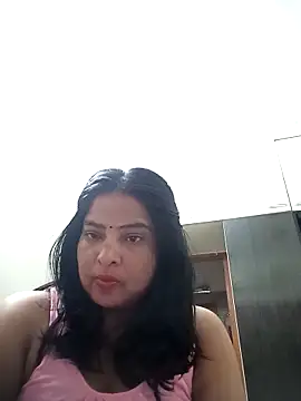 Snapshot of srimasrima chatting on 10.31.25 srimasrima online show from 10.31.25