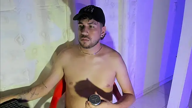 Snapshot of alehot223 chatting on 12.16.25 alehot223 online show from 12.16.25