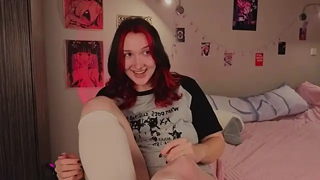 Snapshot of CrystalBlaze_ chatting on 09.26.25 CrystalBlaze  online show from 09.26.25