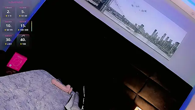 Snapshot of Baby-Isa chatting on 11.11.25 Baby-Isa online show from 11.11.25