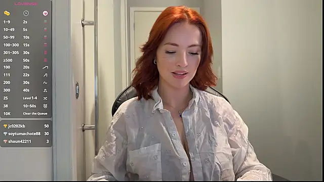 Snapshot of smileegirl chatting on 11.20.25 smileegirl online show from 11.20.25