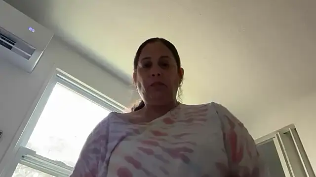PrettyKittyMia online show from 05.21.26