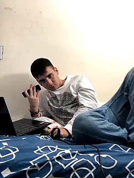 Snapshot of Cesar_Augusto chatting on 09.27.25 Cesar Augusto online show from 09.27.25