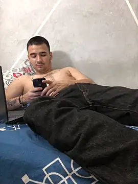 Snapshot of Cesar_Augusto chatting on 10.19.25 Cesar Augusto online show from 10.19.25