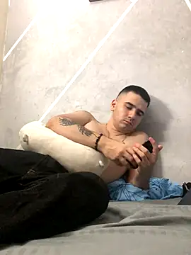 Snapshot of Cesar_Augusto chatting on 10.26.25 Cesar Augusto online show from 10.26.25