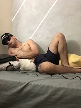 Snapshot of Cesar_Augusto chatting on 11.01.25 Cesar Augusto online show from 11.01.25