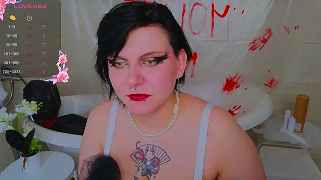 Snapshot of bluelunaray chatting on 10.20.25 bluelunaray online show from 10.20.25