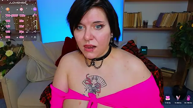 Snapshot of bluelunaray chatting on 11.03.25 bluelunaray online show from 11.03.25