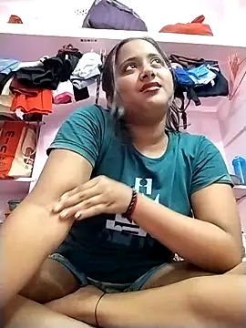 Snapshot of Fun__with__Prity chatting on 10.28.25 Fun with Prity online show from 10.28.25