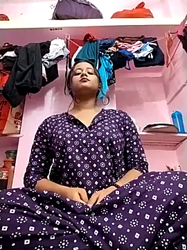 Snapshot of Fun__with__Prity chatting on 10.30.25 Fun with Prity online show from 10.30.25