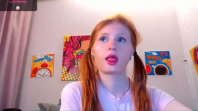 Snapshot of LuxXAngel chatting on 11.02.25 LuxXAngel online show from 11.02.25