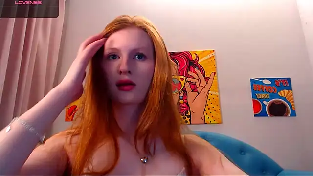 Snapshot of LuxXAngel chatting on 11.04.25 LuxXAngel online show from 11.04.25