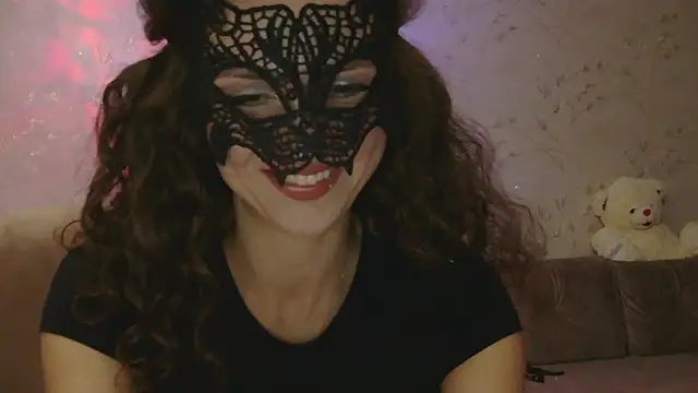 Snapshot of Amber_Carrol chatting on 10.31.25 Amber Carrol online show from 10.31.25