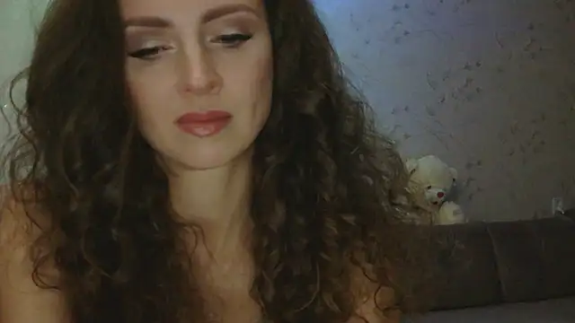 Snapshot of Amber_Carrol chatting on 11.05.25 Amber Carrol online show from 11.05.25