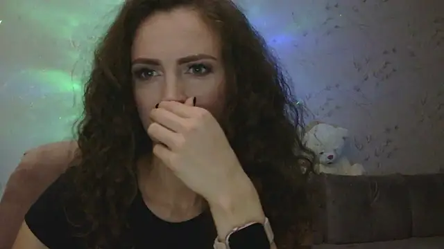 Snapshot of Amber_Carrol chatting on 11.17.25 Amber Carrol online show from 11.17.25