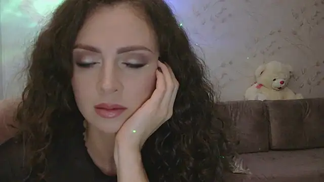 Snapshot of Amber_Carrol chatting on 11.28.25 Amber Carrol online show from 11.28.25