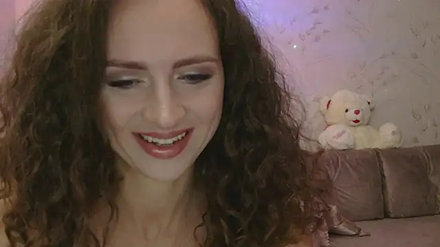 Snapshot of Amber_Carrol chatting on 12.14.25 Amber Carrol online show from 12.14.25