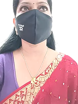 Snapshot of shivani27 chatting on 09.26.25 shivani27 online show from 09.26.25