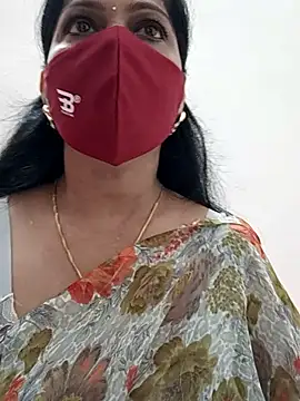 Snapshot of shivani27 chatting on 10.05.25 shivani27 online show from 10.05.25