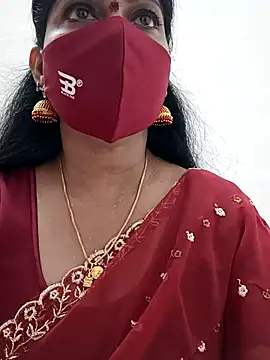 Snapshot of shivani27 chatting on 10.10.25 shivani27 online show from 10.10.25