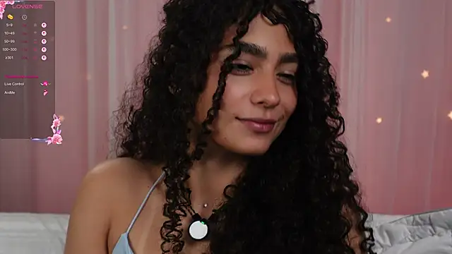 Snapshot of Victoria_Curly chatting on 10.29.25 Victoria Curly online show from 10.29.25