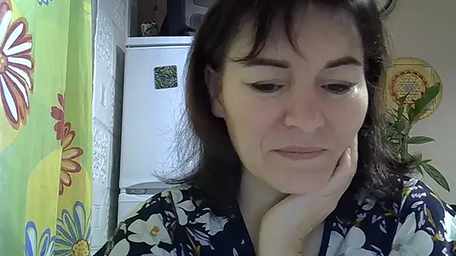 Krystal 82 online show from 11.22.25