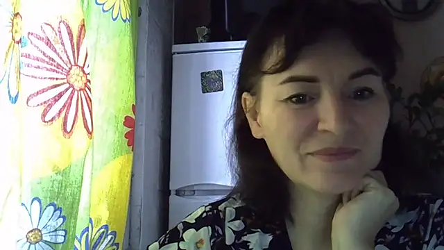 Krystal 82 online show from 11.25.25