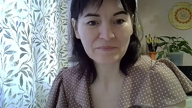 Krystal 82 online show from 12.04.25