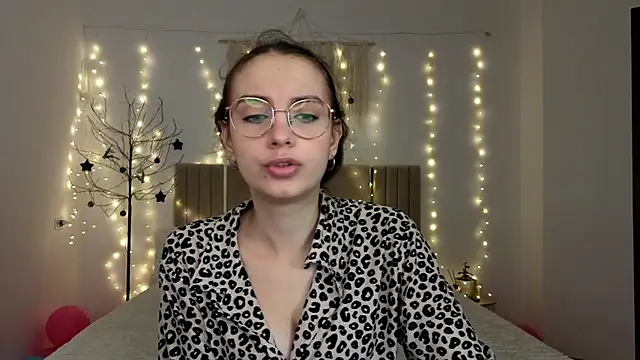 Snapshot of Real_cutie1 chatting on 01.07.26 Real cutie1 online show from 01.07.26