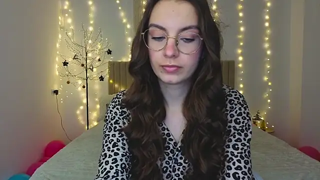 Snapshot of Real_cutie1 chatting on 01.10.26 Real cutie1 online show from 01.10.26