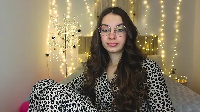 Snapshot of Real_cutie1 chatting on 01.15.26 Real cutie1 online show from 01.15.26