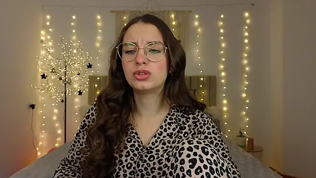 Snapshot of Real_cutie1 chatting on 01.19.26 Real cutie1 online show from 01.19.26