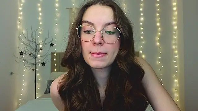 Snapshot of Real_cutie1 chatting on 02.05.26 Real cutie1 online show from 02.05.26