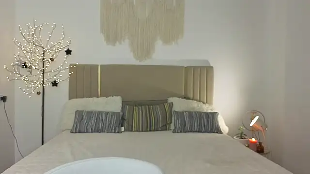 Snapshot of Real_cutie1 chatting on 02.11.26 Real cutie1 online show from 02.11.26