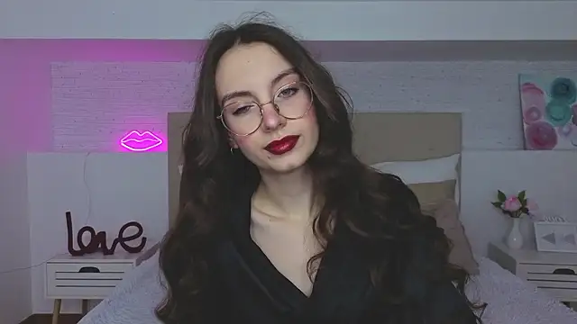 Snapshot of Real_cutie1 chatting on 02.14.26 Real cutie1 online show from 02.14.26