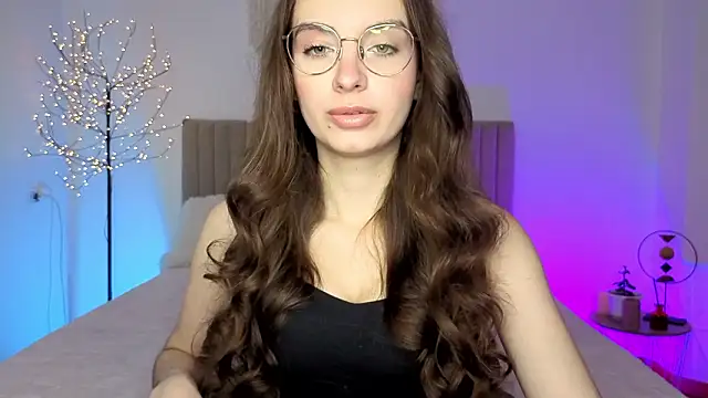 Snapshot of Real_cutie1 chatting on 02.17.26 Real cutie1 online show from 02.17.26