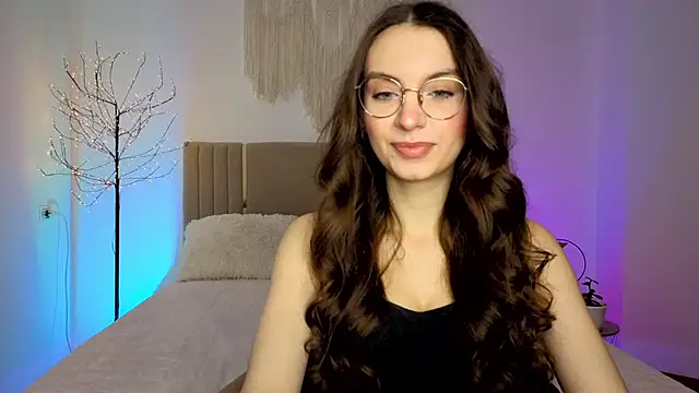 Snapshot of Real_cutie1 chatting on 02.19.26 Real cutie1 online show from 02.19.26