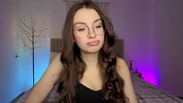 Snapshot of Real_cutie1 chatting on 02.20.26 Real cutie1 online show from 02.20.26