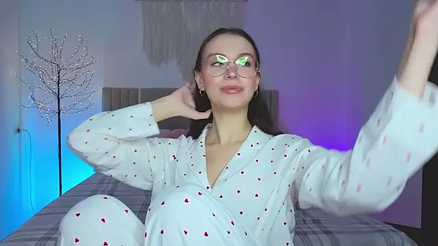 Snapshot of Real_cutie1 chatting on 02.27.26 Real cutie1 online show from 02.27.26