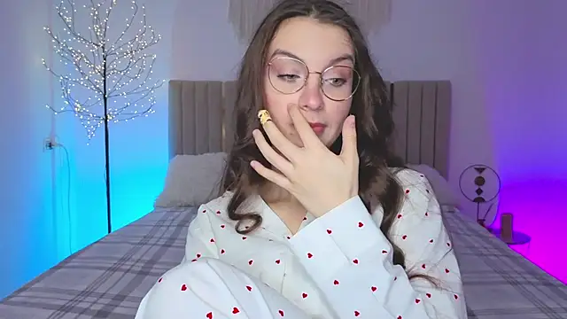 Snapshot of Real_cutie1 chatting on 02.28.26 Real cutie1 online show from 02.28.26