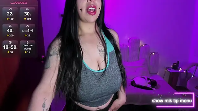 Snapshot of megan_foz chatting on 09.17.25 megan foz online show from 09.17.25