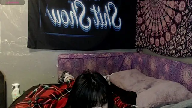 Snapshot of London_Ray chatting on 09.12.25 London Ray online show from 09.12.25