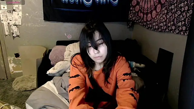 Snapshot of London_Ray chatting on 10.19.25 London Ray online show from 10.19.25