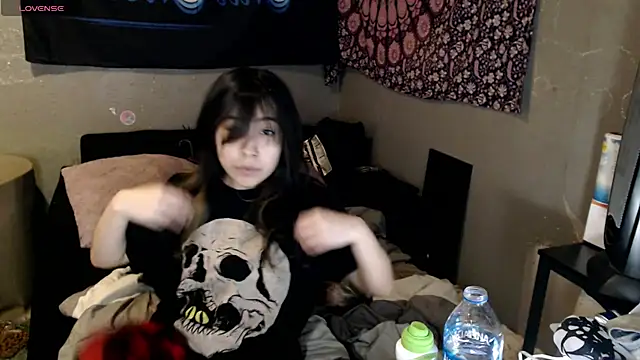 Snapshot of London_Ray chatting on 10.31.25 London Ray online show from 10.31.25